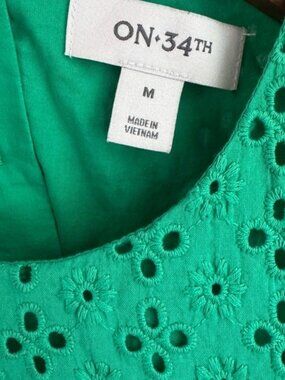 On 34th Girls Green Eyelet Lace Casual Summer Dress Size Medium (10-12y)
